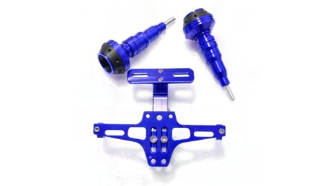 یک پروتکشن موتورسیکلت به رنگ آبی