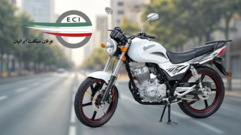 تصویری از یک موتور سیکلت به پر و لوگوی برند به پر با پس زمینه یک خیابان